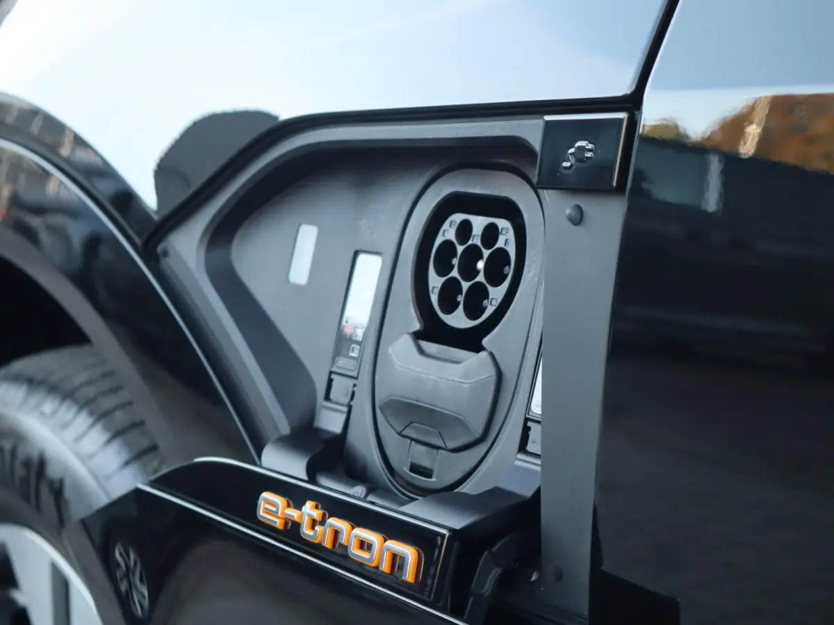 50 313pk quattro Business edition 71 kWh | SoH 93% | Cruise Control | Luchtvering | LED Koplampen | Voorstoelen Verwarmd | Memory