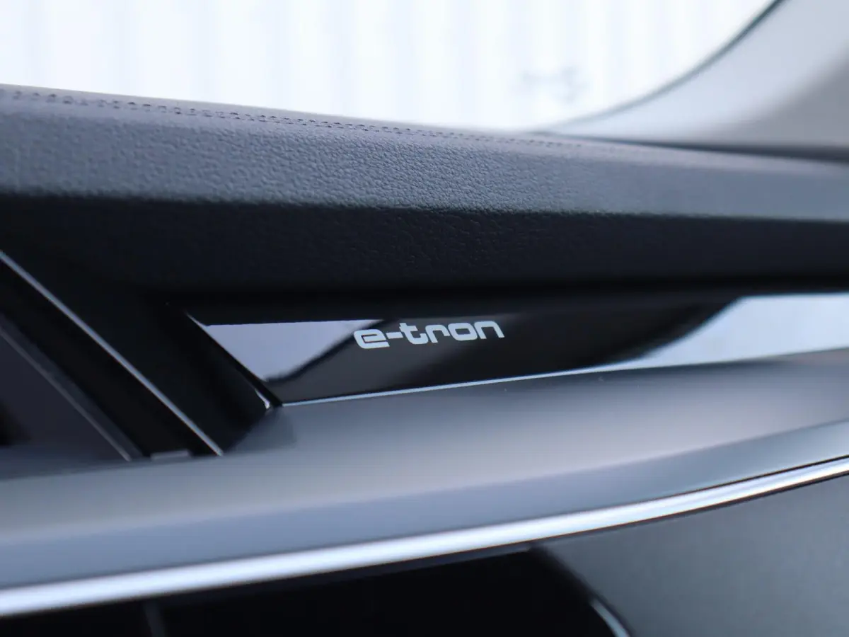 50 313pk quattro Business edition 71 kWh | SoH 93% | Cruise Control | Luchtvering | LED Koplampen | Voorstoelen Verwarmd | Memory