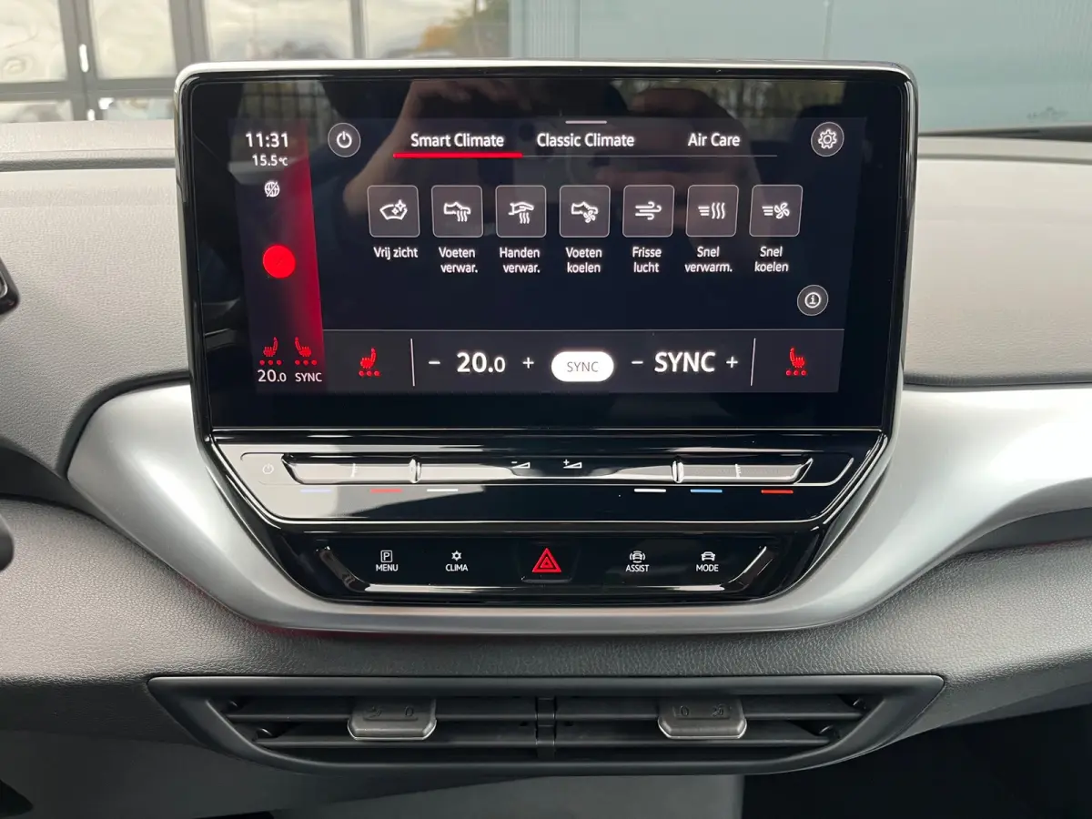 PRO 77 kWh SOH93%/Two-tone/Stoelverwarming/Carplay/1Ste Eigenaar/Dealer Onderhouden