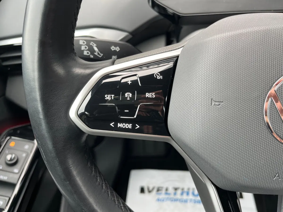 PRO 77 kWh SOH93%/Two-tone/Stoelverwarming/Carplay/1Ste Eigenaar/Dealer Onderhouden