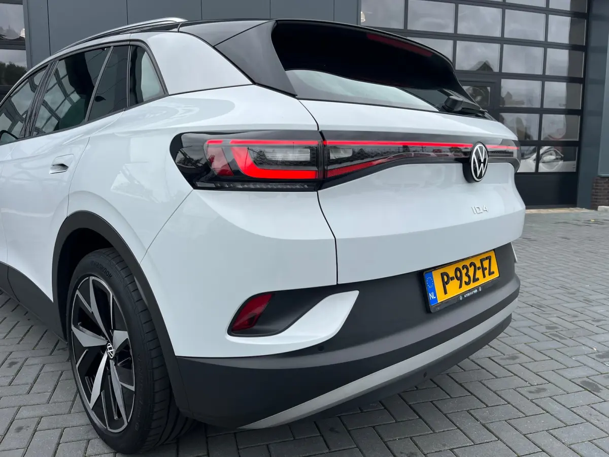 PRO 77 kWh SOH93%/Two-tone/Stoelverwarming/Carplay/1Ste Eigenaar/Dealer Onderhouden