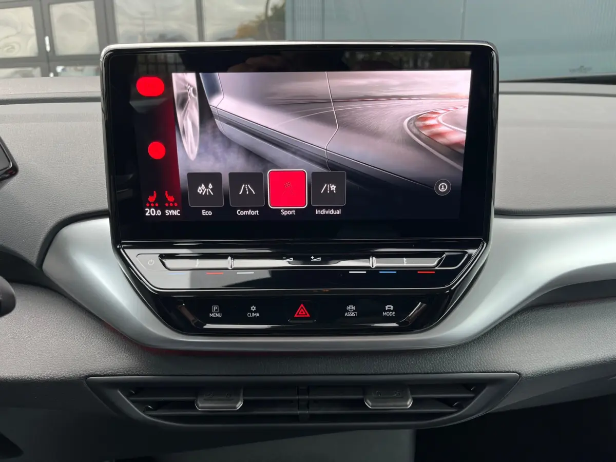 PRO 77 kWh SOH93%/Two-tone/Stoelverwarming/Carplay/1Ste Eigenaar/Dealer Onderhouden