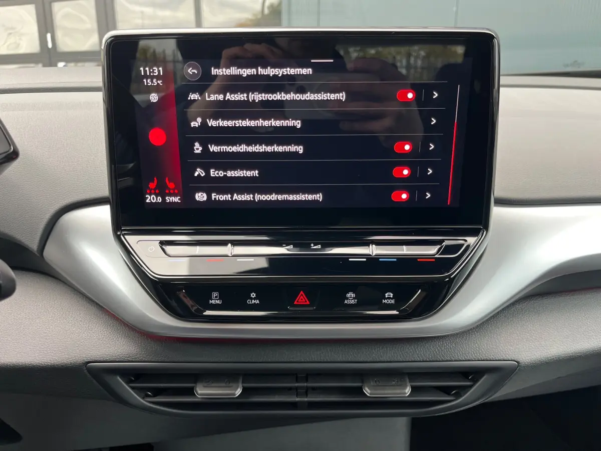 PRO 77 kWh SOH93%/Two-tone/Stoelverwarming/Carplay/1Ste Eigenaar/Dealer Onderhouden