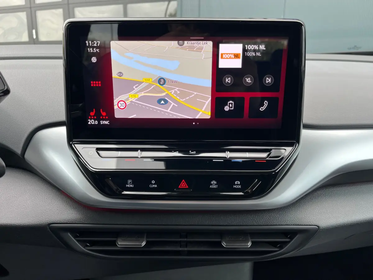 PRO 77 kWh SOH93%/Two-tone/Stoelverwarming/Carplay/1Ste Eigenaar/Dealer Onderhouden