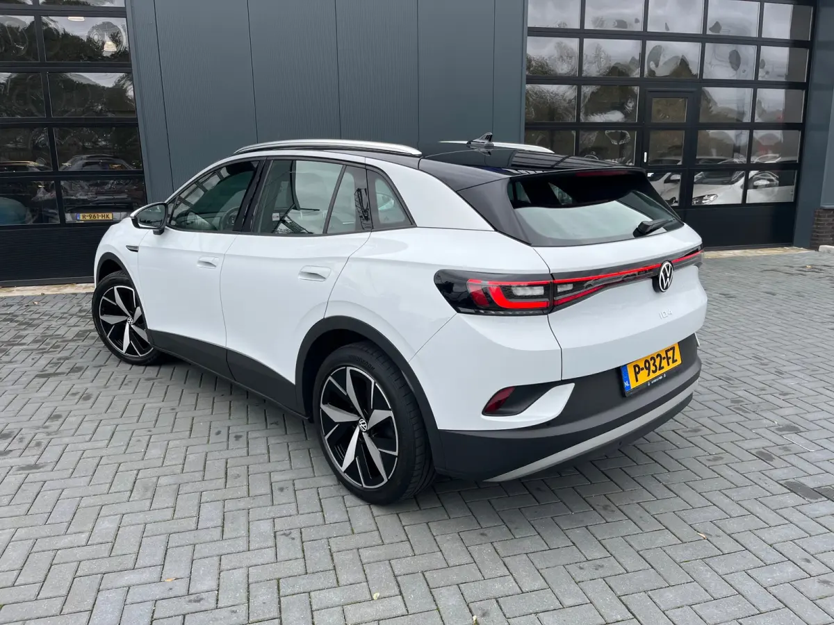 PRO 77 kWh SOH93%/Two-tone/Stoelverwarming/Carplay/1Ste Eigenaar/Dealer Onderhouden