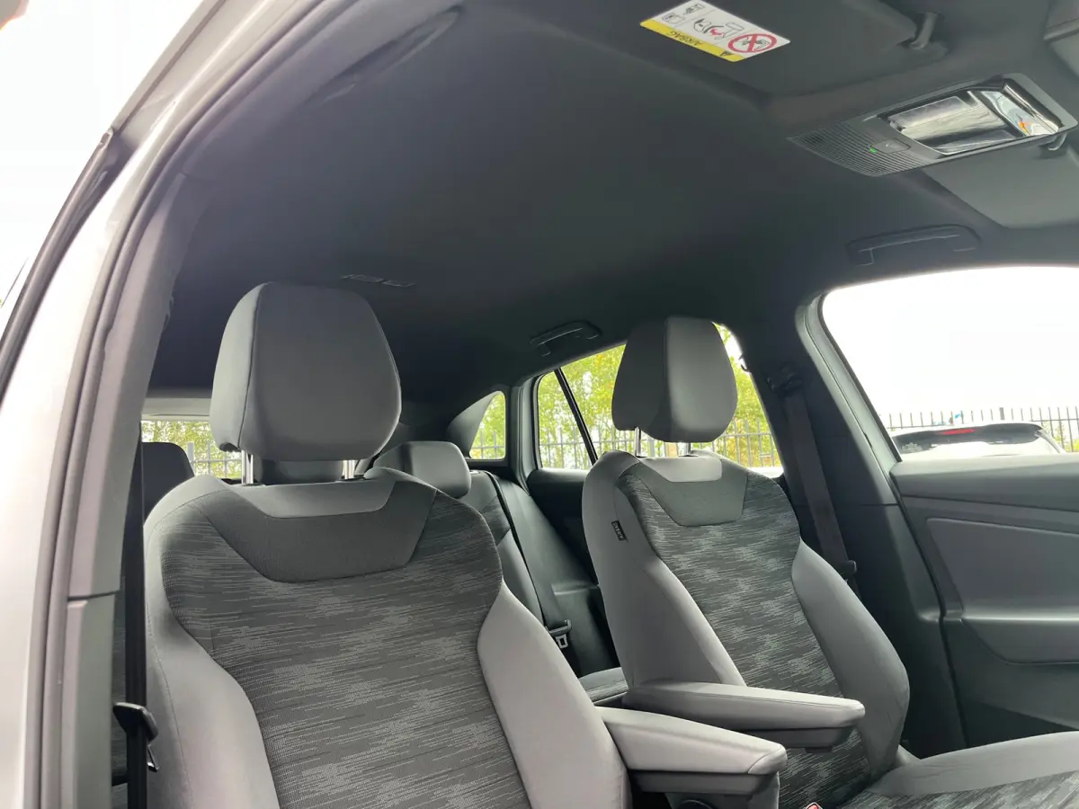 PRO 77 kWh SOH93%/Two-tone/Stoelverwarming/Carplay/1Ste Eigenaar/Dealer Onderhouden