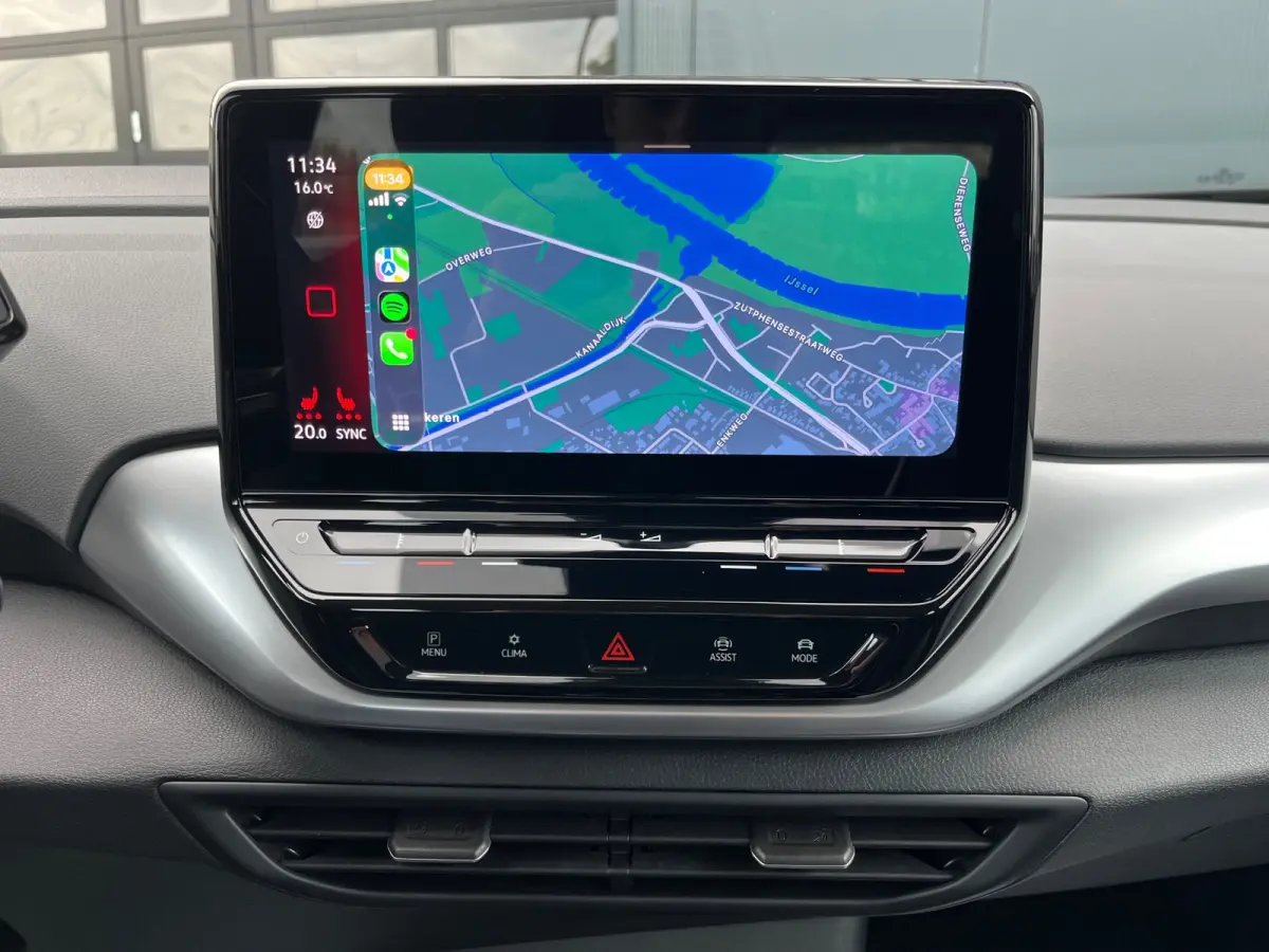 PRO 77 kWh SOH93%/Two-tone/Stoelverwarming/Carplay/1Ste Eigenaar/Dealer Onderhouden