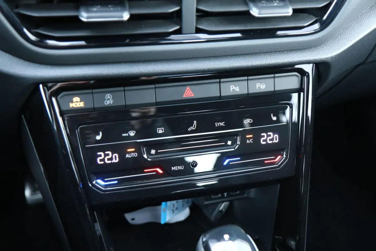 1.5 TSI 150pk DSG R-Line | Trekhaak | Achteruitrijcamera | Stoelverwarming | Navigatie