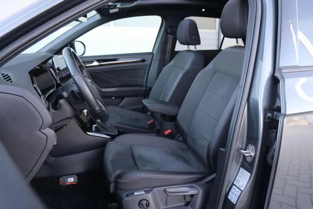 1.5 TSI 150pk DSG R-Line | Trekhaak | Achteruitrijcamera | Stoelverwarming | Navigatie