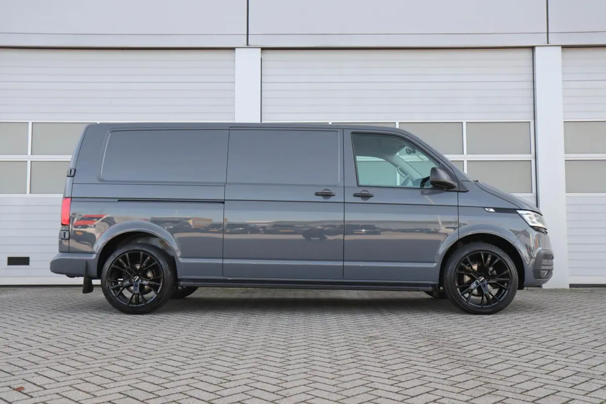 2.0 TDI 150pk DSG L2H1 30 Highline | Black Style | LED Koplampen | App Connect Navigatie | Adaptive Cruise | Achteruitrijcamera