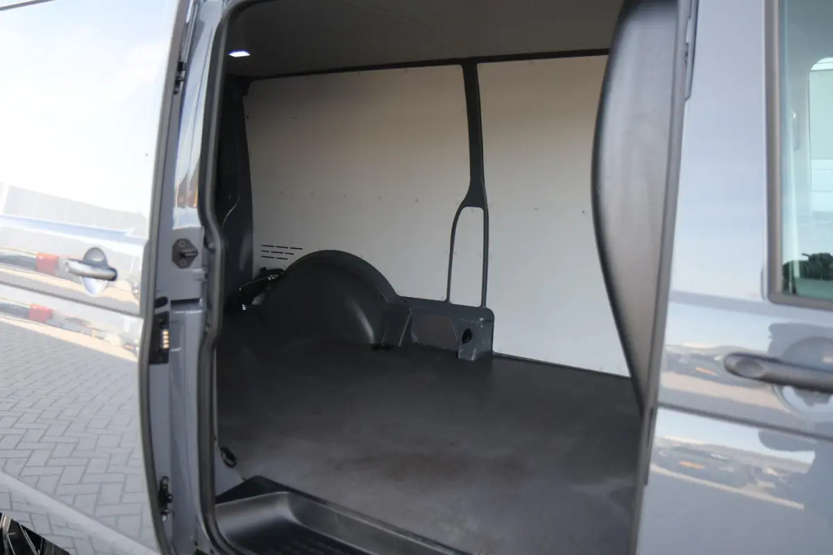 2.0 TDI 150pk DSG L2H1 30 Highline | Black Style | LED Koplampen | App Connect Navigatie | Adaptive Cruise | Achteruitrijcamera
