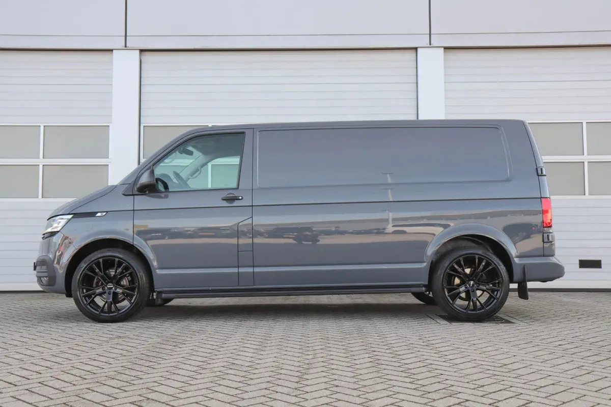 2.0 TDI 150pk DSG L2H1 30 Highline | Black Style | LED Koplampen | App Connect Navigatie | Adaptive Cruise | Achteruitrijcamera
