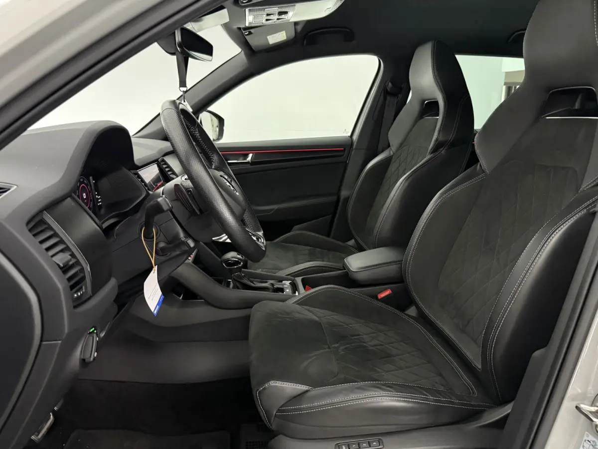 1.5 TSI Sportline | Virtual | Camera | Sfeer | Carplay | Trekhaak | Canton | Memory | Stoel/Stuurverw. | NAP