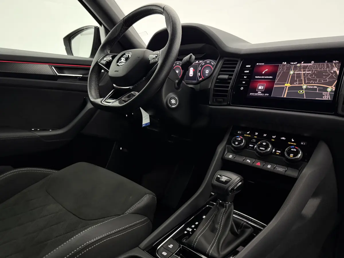 1.5 TSI Sportline | Virtual | Camera | Sfeer | Carplay | Trekhaak | Canton | Memory | Stoel/Stuurverw. | NAP