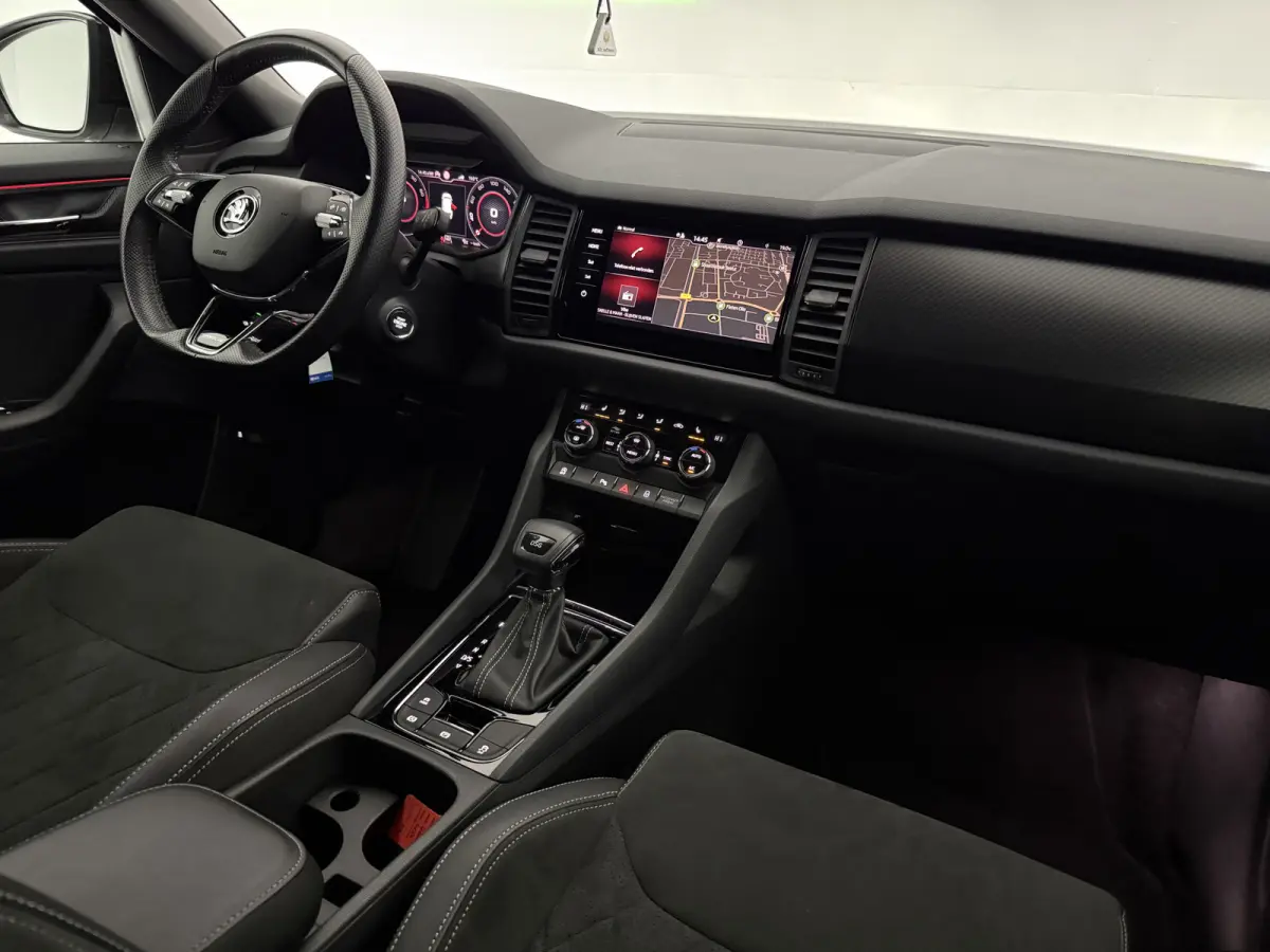 1.5 TSI Sportline | Virtual | Camera | Sfeer | Carplay | Trekhaak | Canton | Memory | Stoel/Stuurverw. | NAP