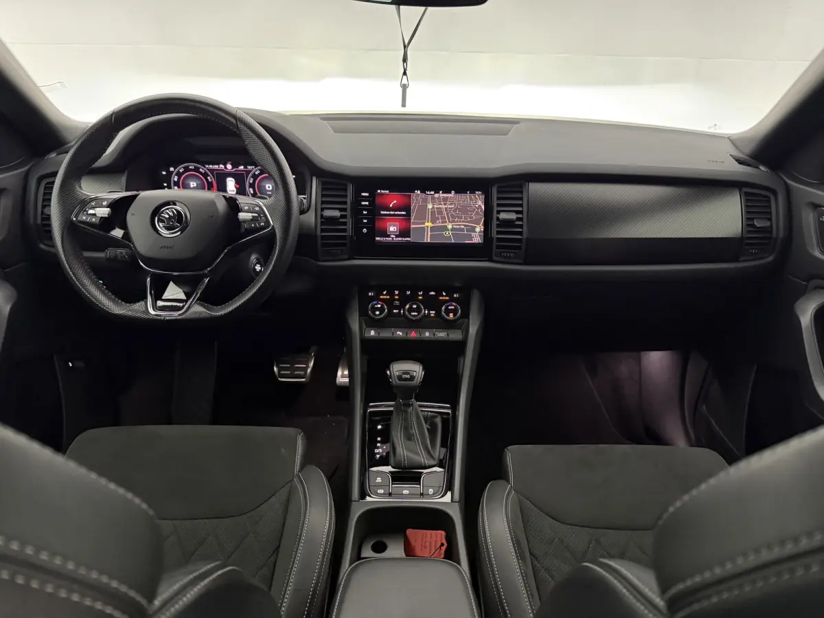 1.5 TSI Sportline | Virtual | Camera | Sfeer | Carplay | Trekhaak | Canton | Memory | Stoel/Stuurverw. | NAP