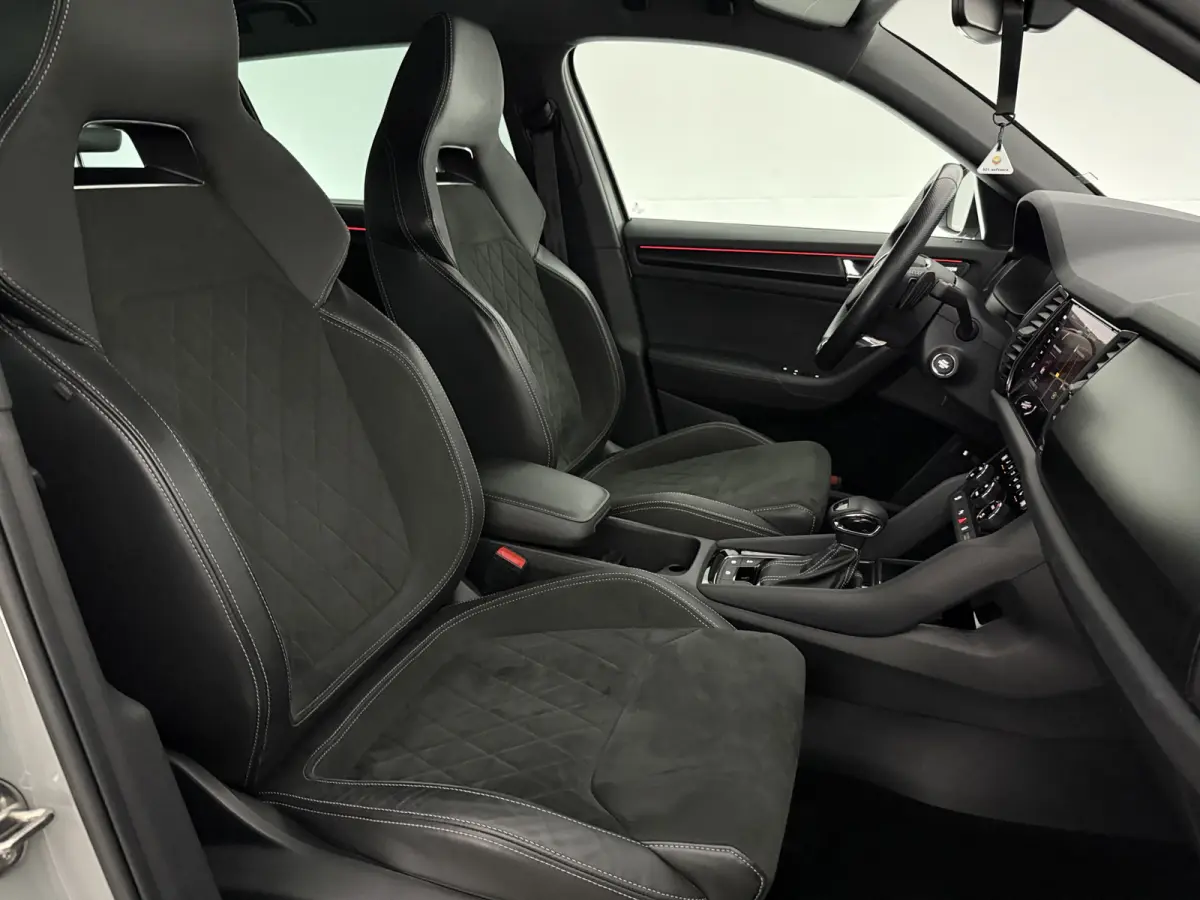 1.5 TSI Sportline | Virtual | Camera | Sfeer | Carplay | Trekhaak | Canton | Memory | Stoel/Stuurverw. | NAP