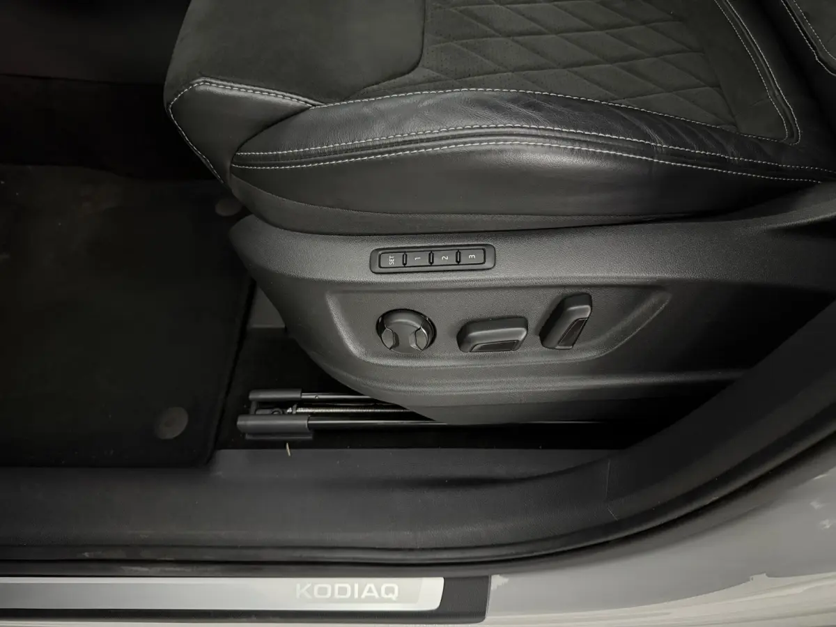 1.5 TSI Sportline | Virtual | Camera | Sfeer | Carplay | Trekhaak | Canton | Memory | Stoel/Stuurverw. | NAP