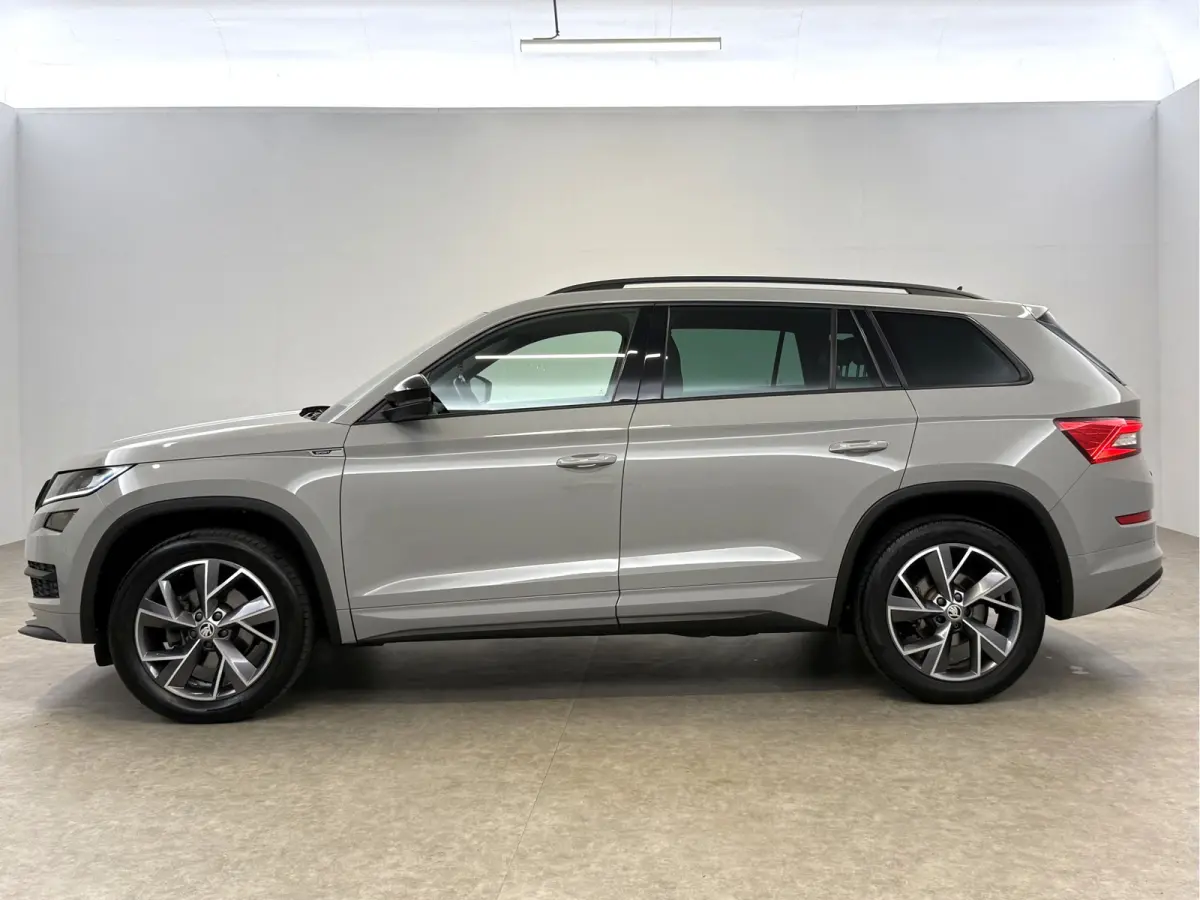 1.5 TSI Sportline | Virtual | Camera | Sfeer | Carplay | Trekhaak | Canton | Memory | Stoel/Stuurverw. | NAP