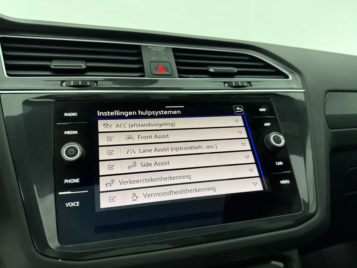 1.4 TSI eHybrid R-Line | Pano | Sfeer | Virtual | Camera | Carplay | Cruise | Stoelverw. | NAP