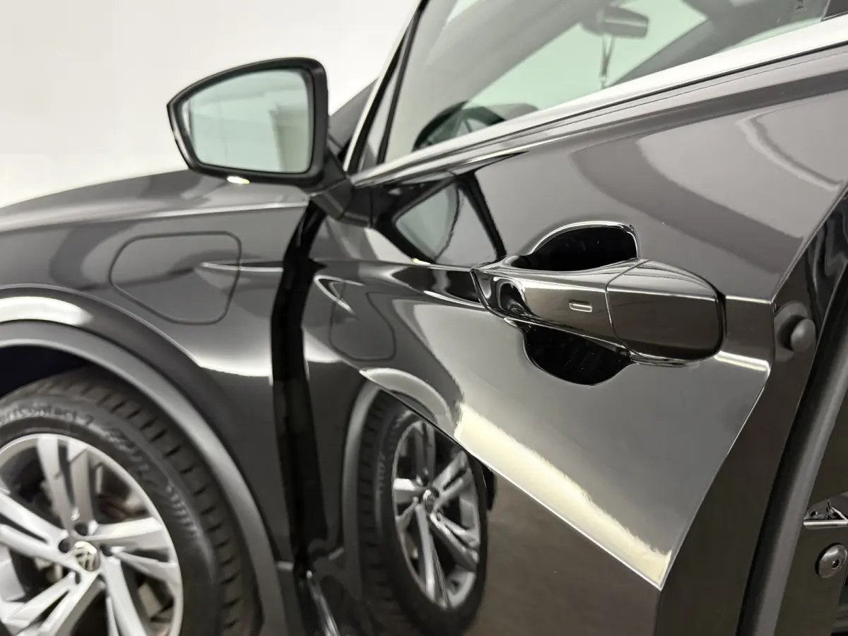 1.4 TSI eHybrid R-Line | Pano | Sfeer | Virtual | Camera | Carplay | Cruise | Stoelverw. | NAP