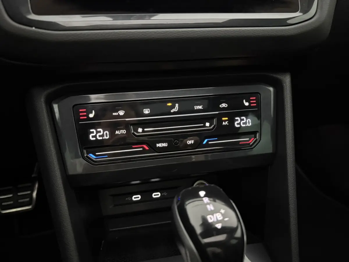 1.4 TSI eHybrid R-Line | Pano | Sfeer | Virtual | Camera | Carplay | Cruise | Stoelverw. | NAP