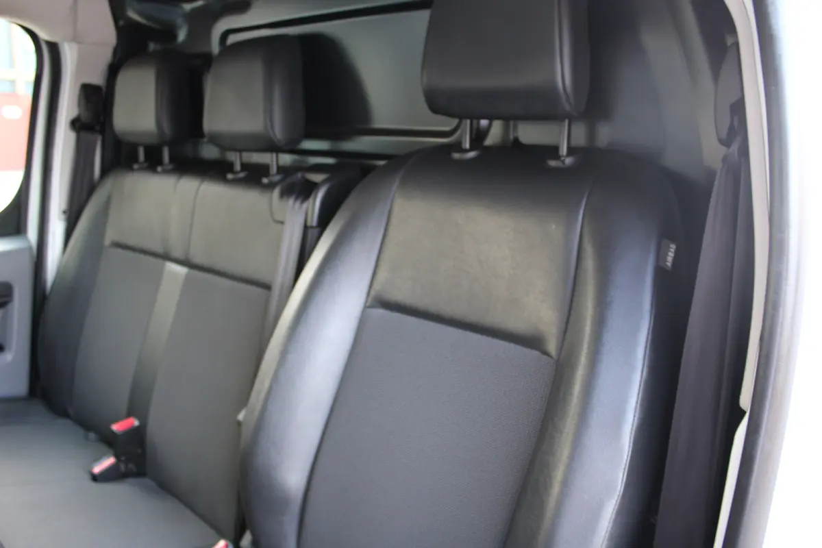 L2 50 kWh | CAMERA | NAVI | BETIMMERING | APPLE CARPLAY/ANDROID AUTO | SENSOREN VOOR/ACHTER |