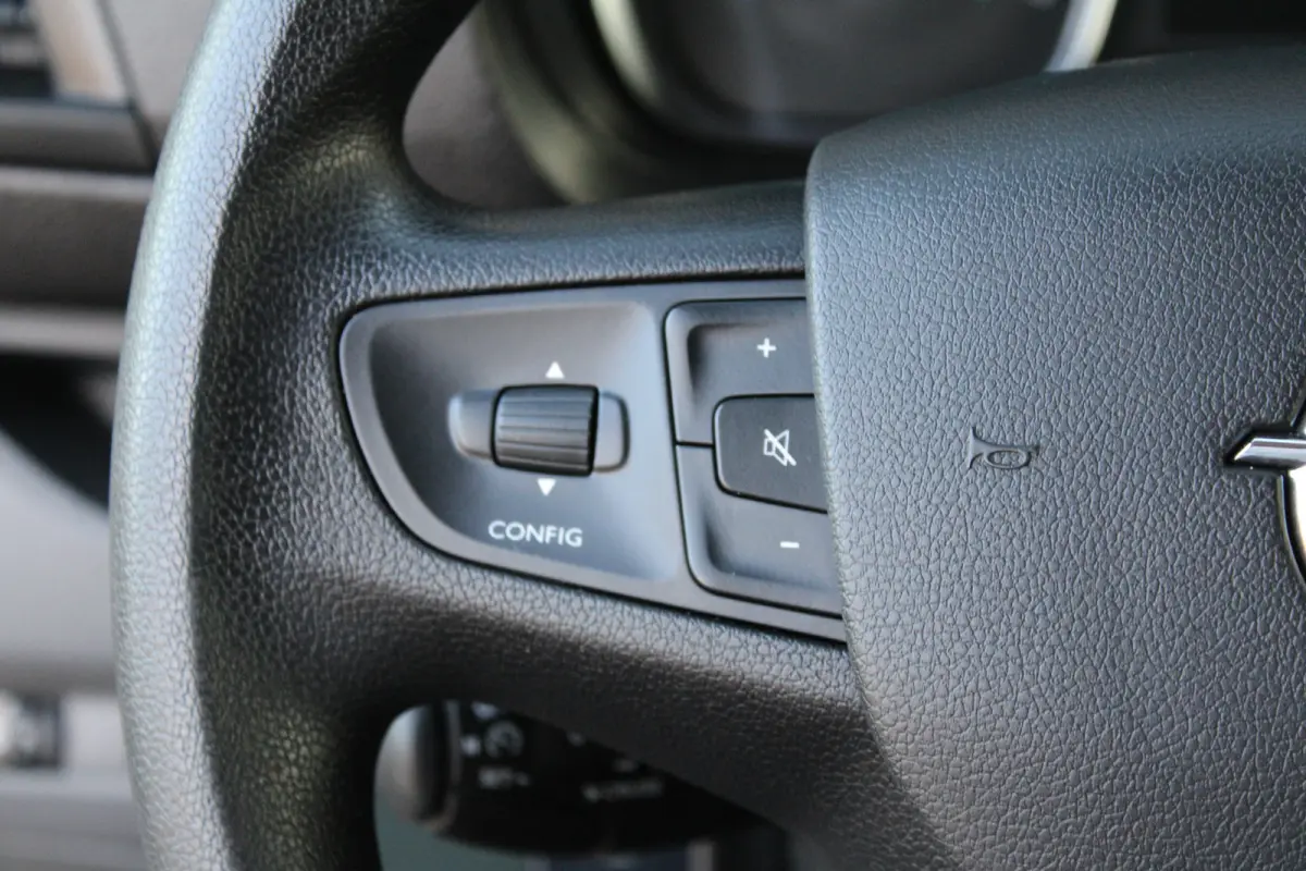 L2 50 kWh | CAMERA | NAVI | BETIMMERING | APPLE CARPLAY/ANDROID AUTO | SENSOREN VOOR/ACHTER |