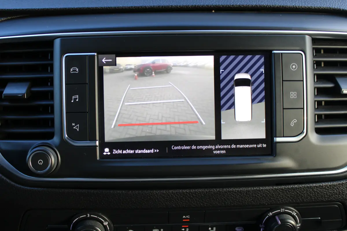 L2 50 kWh | CAMERA | NAVI | BETIMMERING | APPLE CARPLAY/ANDROID AUTO | SENSOREN VOOR/ACHTER |