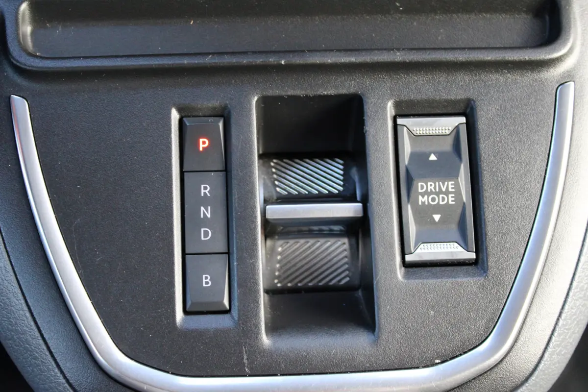 L2 50 kWh | CAMERA | NAVI | BETIMMERING | APPLE CARPLAY/ANDROID AUTO | SENSOREN VOOR/ACHTER |