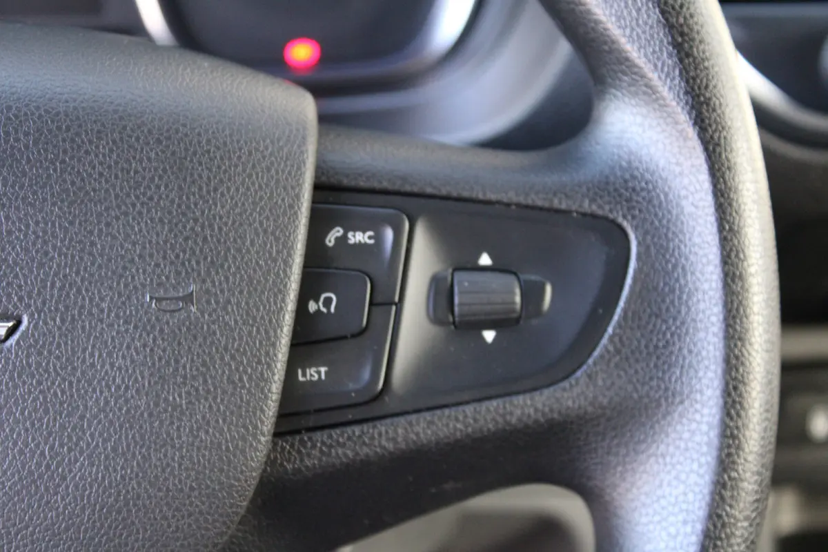 L2 50 kWh | CAMERA | NAVI | BETIMMERING | APPLE CARPLAY/ANDROID AUTO | SENSOREN VOOR/ACHTER |