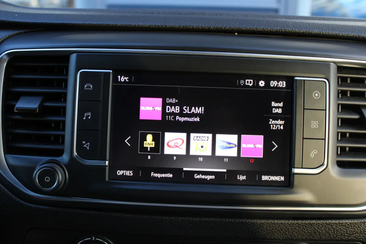L2 50 kWh | CAMERA | NAVI | BETIMMERING | APPLE CARPLAY/ANDROID AUTO | SENSOREN VOOR/ACHTER |