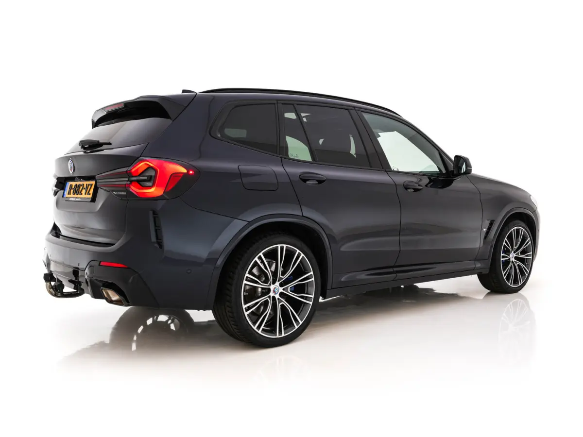 xDrive30e Business Edition Plus M-Sportpack (Plug-in) (INCL.BTW) Aut. *PANO | LEATHER | FULL-LED | HARMAN/KARDON | BLIND-SPOT | HEATED-SPORTSEATS | DIGI-COCKPIT | CAMERA | NAVI-FULLMAP | DAB