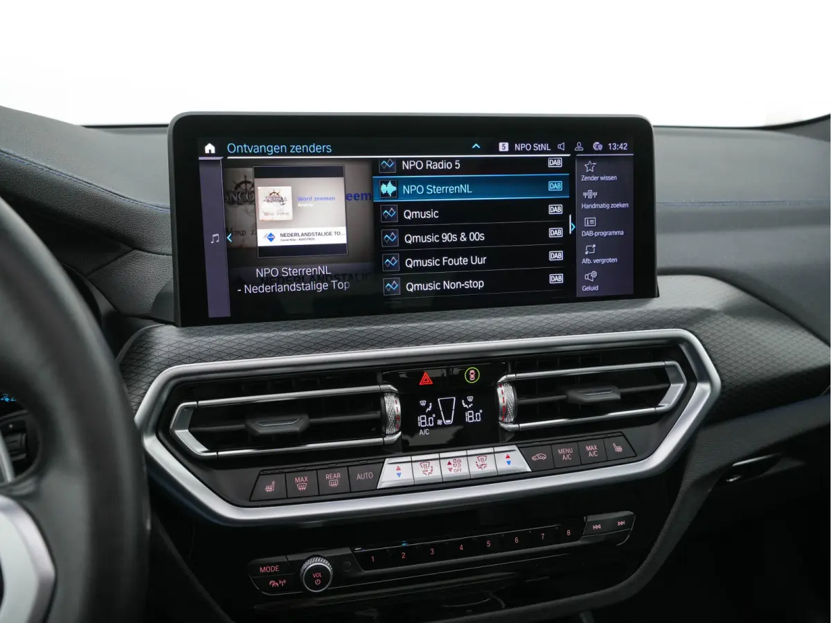 xDrive30e Business Edition Plus M-Sportpack (Plug-in) (INCL.BTW) Aut. *PANO | LEATHER | FULL-LED | HARMAN/KARDON | BLIND-SPOT | HEATED-SPORTSEATS | DIGI-COCKPIT | CAMERA | NAVI-FULLMAP | DAB