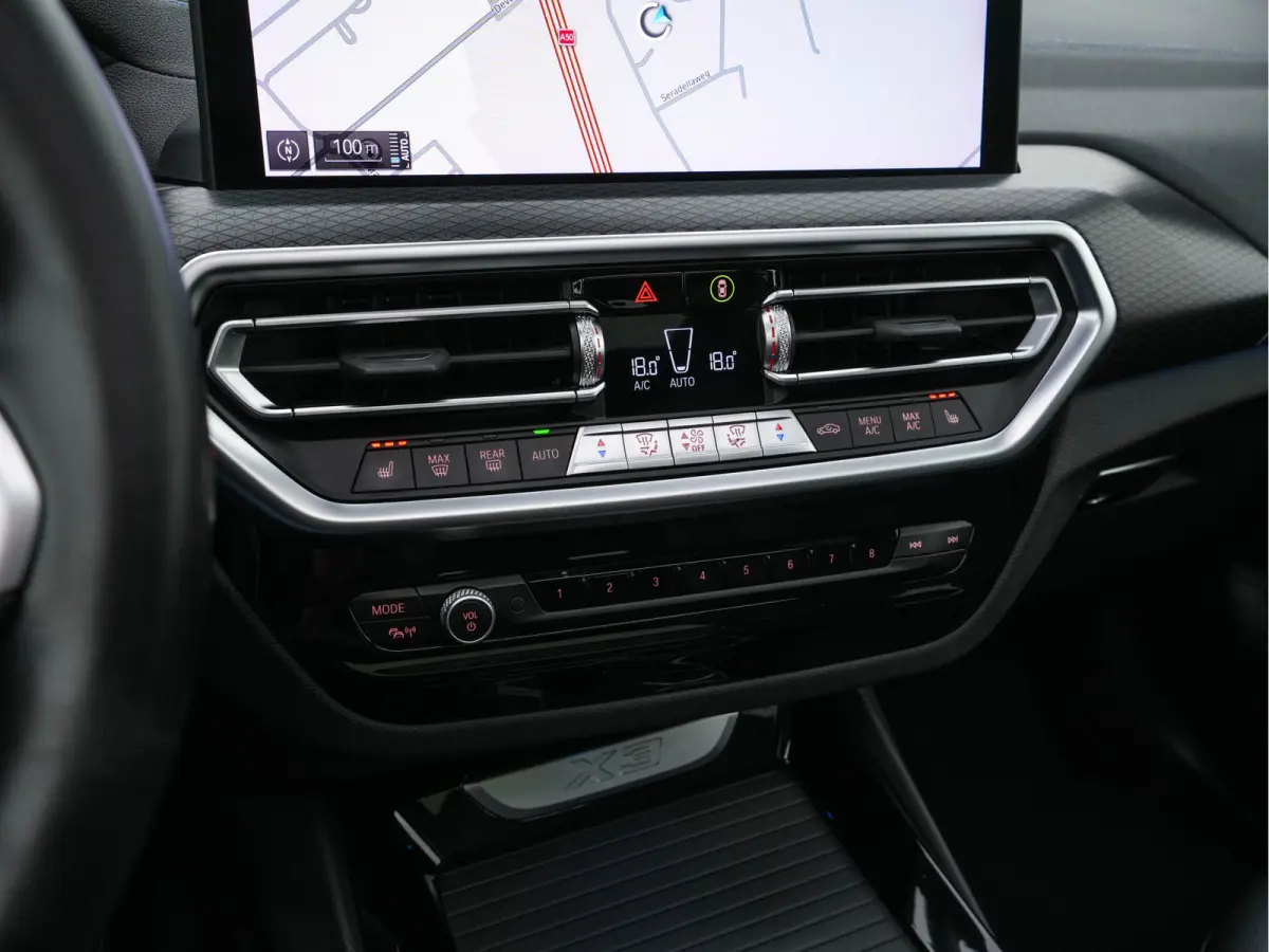 xDrive30e Business Edition Plus M-Sportpack (Plug-in) (INCL.BTW) Aut. *PANO | LEATHER | FULL-LED | HARMAN/KARDON | BLIND-SPOT | HEATED-SPORTSEATS | DIGI-COCKPIT | CAMERA | NAVI-FULLMAP | DAB