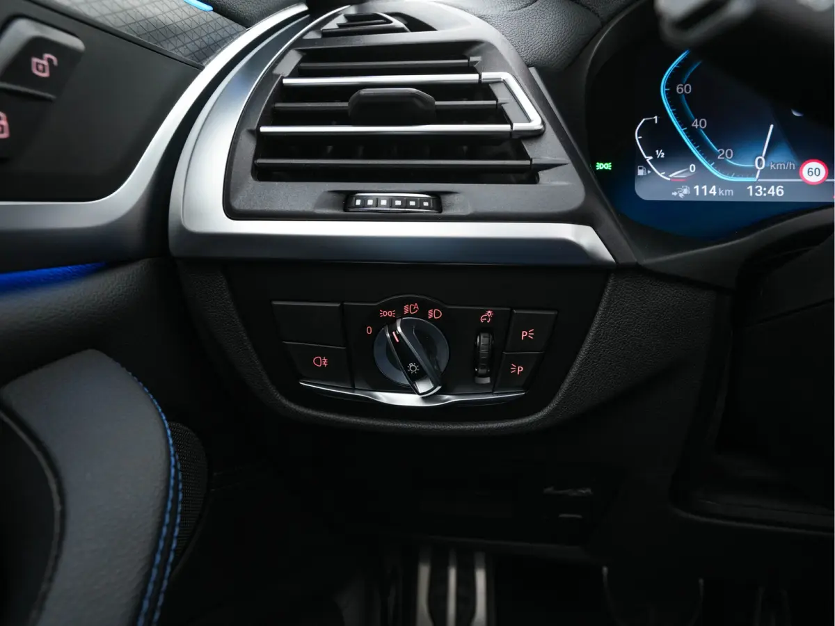 xDrive30e Business Edition Plus M-Sportpack (Plug-in) (INCL.BTW) Aut. *PANO | LEATHER | FULL-LED | HARMAN/KARDON | BLIND-SPOT | HEATED-SPORTSEATS | DIGI-COCKPIT | CAMERA | NAVI-FULLMAP | DAB