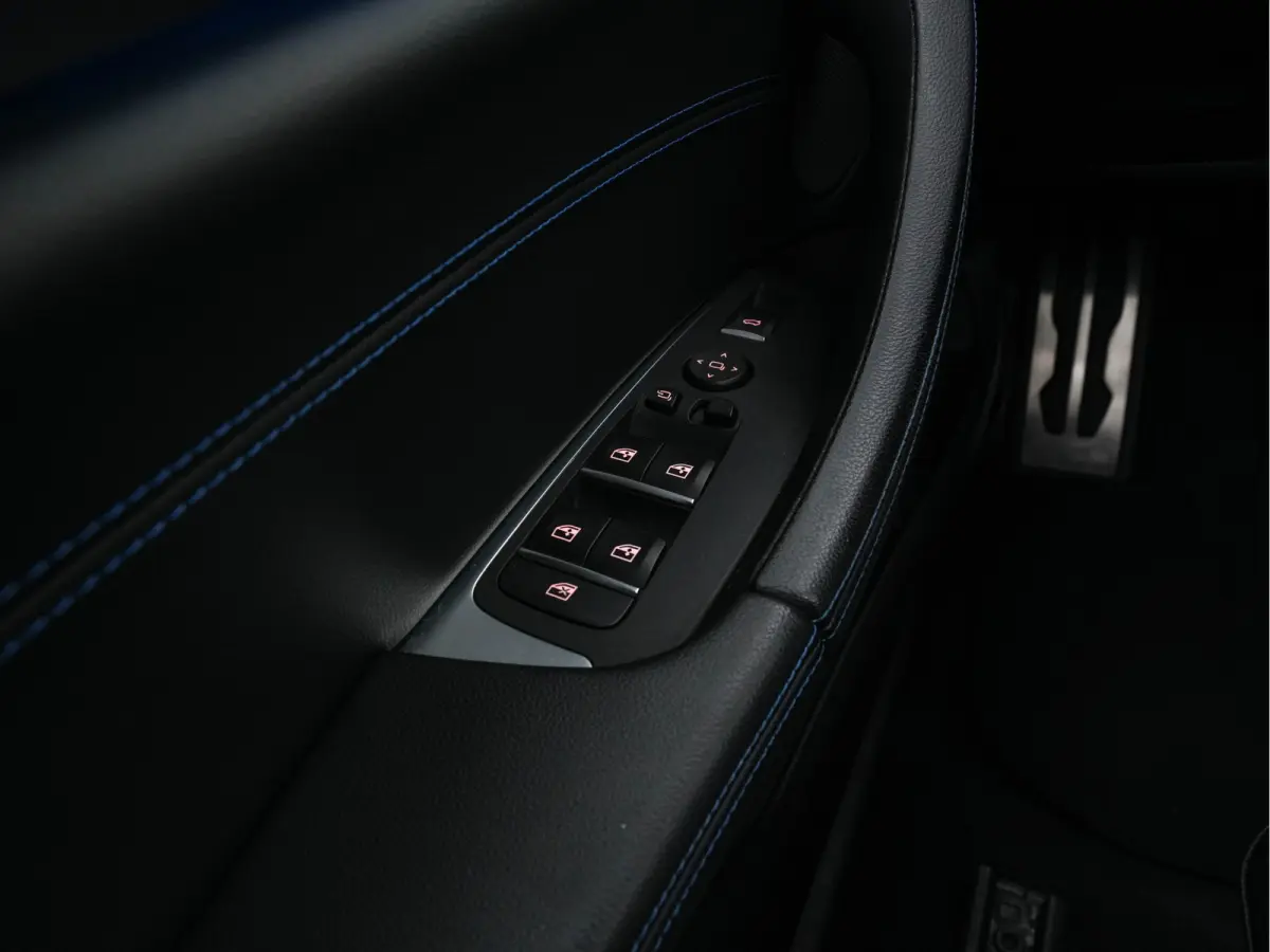 xDrive30e Business Edition Plus M-Sportpack (Plug-in) (INCL.BTW) Aut. *PANO | LEATHER | FULL-LED | HARMAN/KARDON | BLIND-SPOT | HEATED-SPORTSEATS | DIGI-COCKPIT | CAMERA | NAVI-FULLMAP | DAB