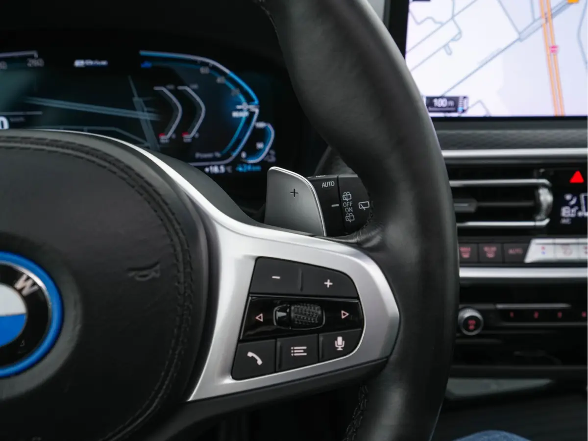 xDrive30e Business Edition Plus M-Sportpack (Plug-in) (INCL.BTW) Aut. *PANO | LEATHER | FULL-LED | HARMAN/KARDON | BLIND-SPOT | HEATED-SPORTSEATS | DIGI-COCKPIT | CAMERA | NAVI-FULLMAP | DAB