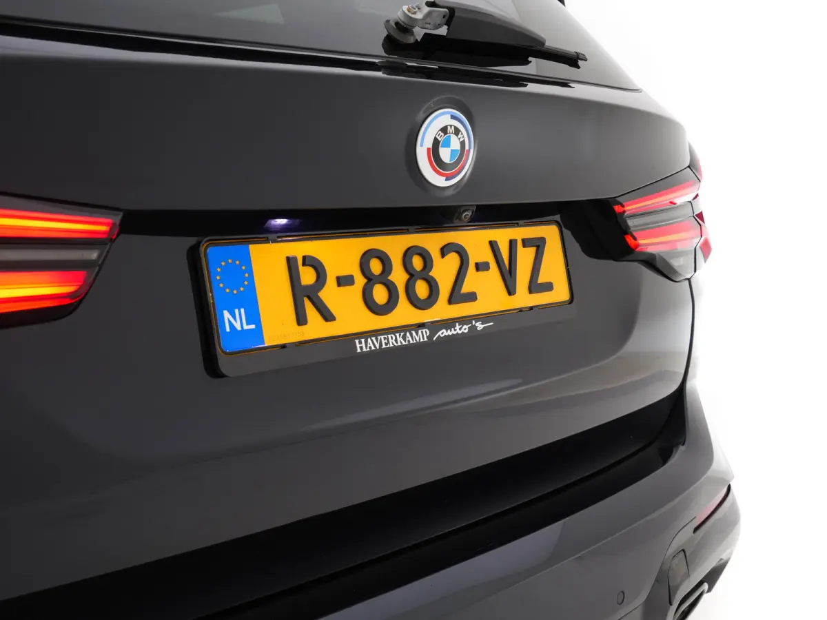 xDrive30e Business Edition Plus M-Sportpack (Plug-in) (INCL.BTW) Aut. *PANO | LEATHER | FULL-LED | HARMAN/KARDON | BLIND-SPOT | HEATED-SPORTSEATS | DIGI-COCKPIT | CAMERA | NAVI-FULLMAP | DAB