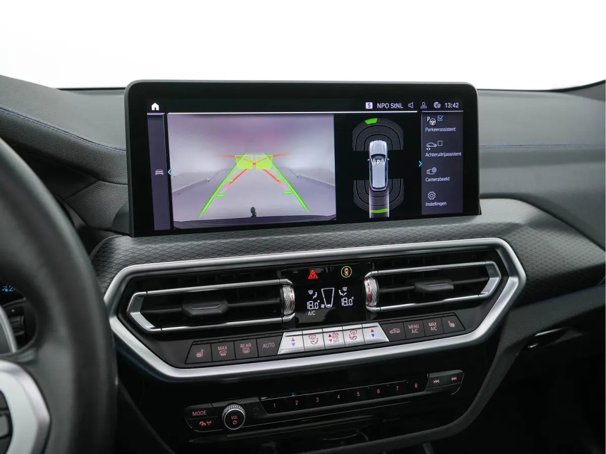 xDrive30e Business Edition Plus M-Sportpack (Plug-in) (INCL.BTW) Aut. *PANO | LEATHER | FULL-LED | HARMAN/KARDON | BLIND-SPOT | HEATED-SPORTSEATS | DIGI-COCKPIT | CAMERA | NAVI-FULLMAP | DAB