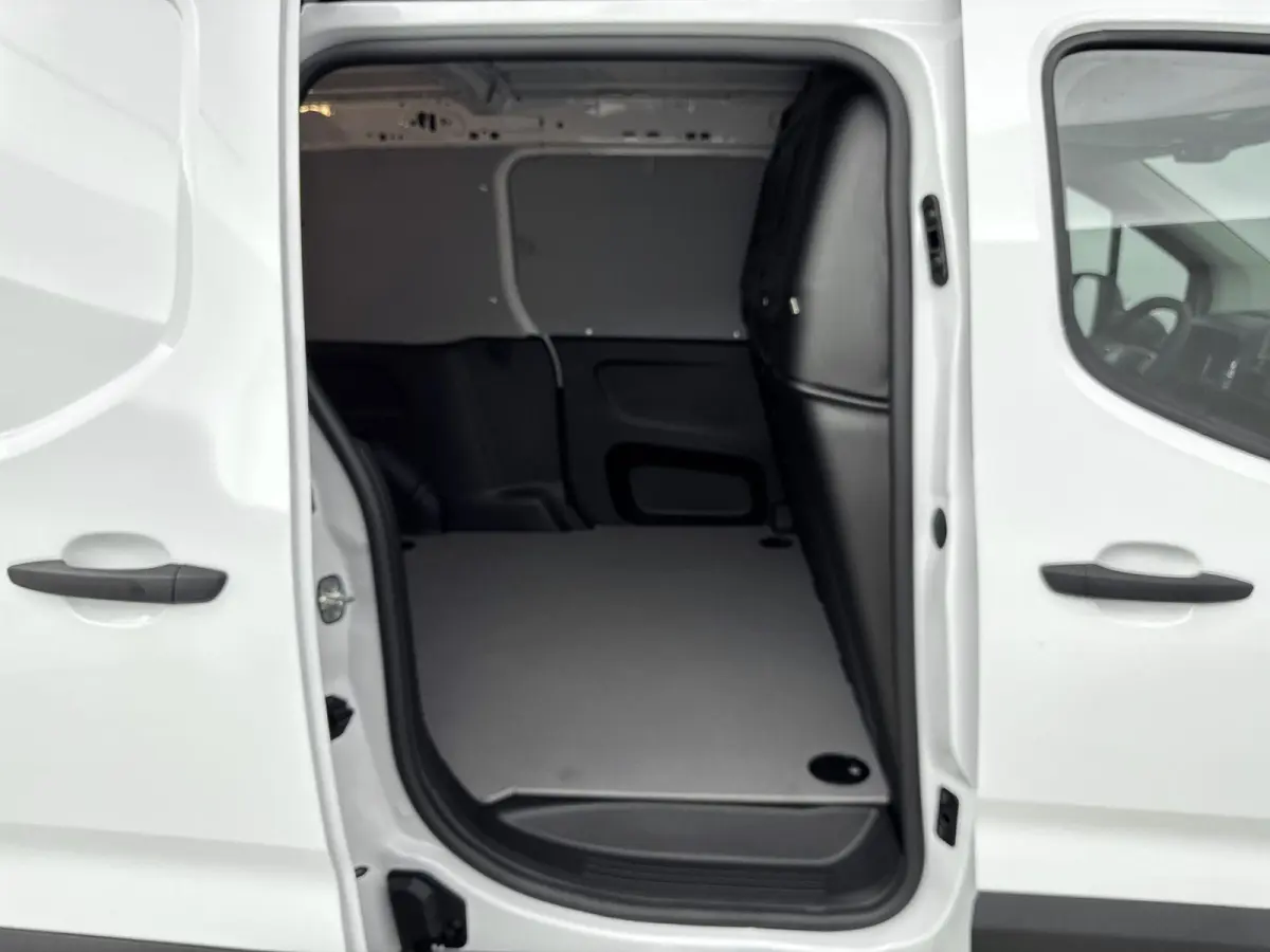 136pk L2 50 kWh | Accu 99% | Airco | Parkeersenoren | Camera | Cruise Control | Vloerplaat | Dodehoekbewaking