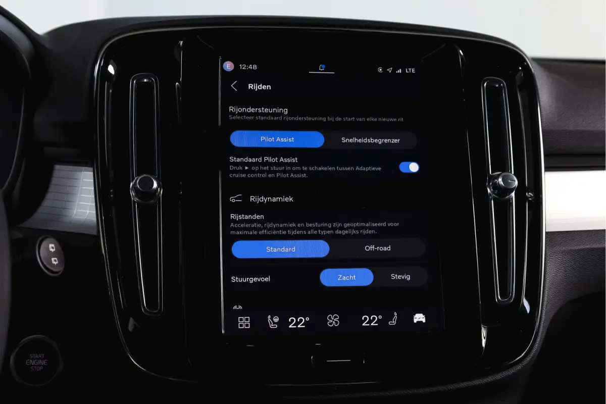 2.0 B3 165 PK Core | Elek. Trekhaak  | Adapt. Cruise | Stoel-+Stuurverw. | Camera | NAV + Carplay | ECC | LM 18" |