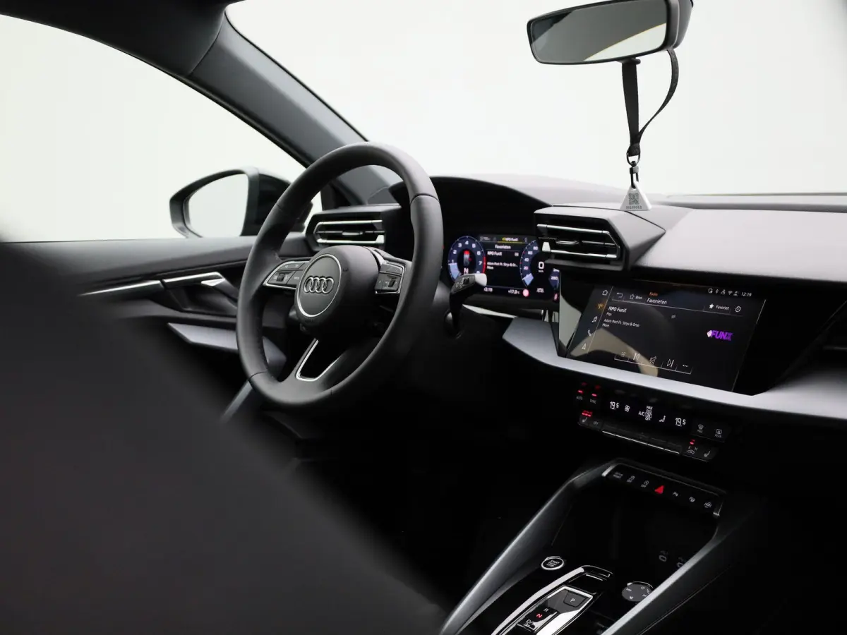 30 TFSI Pro Line 116 PK | Automaat | Audi Drive Select | Apple Carplay/Android Auto | Stoelverwarming | Bestuurdersstoel elekr. verstelbaar | Apple Carplay/Andriod Auto | 17" LM-Velgen | Par