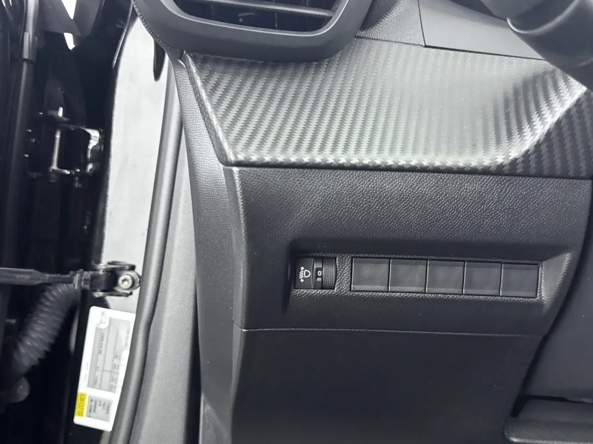 SUV 100 pk Style | Apple Carplay/Android Auto | Airco | Rijstrooksensor met Correctie | Parkeerhulp achter
