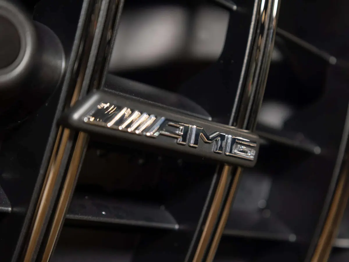 Mercedes-AMG 63 S E Performance Night Edition