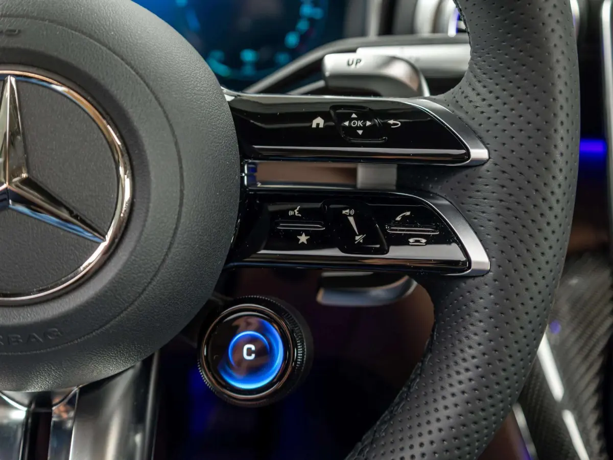 Mercedes-AMG 63 S E Performance Night Edition