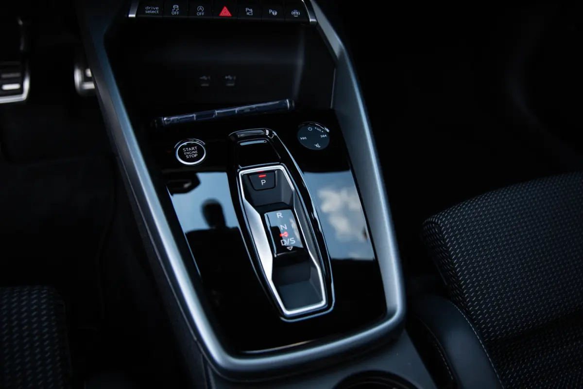 1.5 35 TFSI S edition , Panoramadak, Apple Carplay, SONOS, Cruise control,