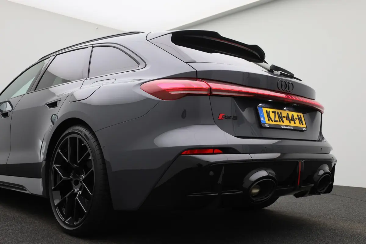 RS 5 Avant quattro 639 PK | RS-sportuitlaat | RS-sportstoelen | Alcantara RS-Stuur | 360 Camera | Bang & Olufsen | Stoelverwarming | MMI bijrijdersdisplay |