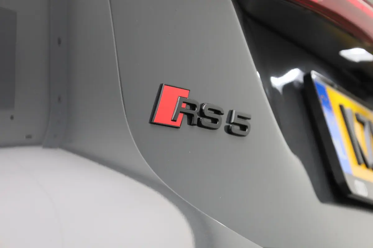 RS 5 Avant quattro 639 PK | RS-sportuitlaat | RS-sportstoelen | Alcantara RS-Stuur | 360 Camera | Bang & Olufsen | Stoelverwarming | MMI bijrijdersdisplay |