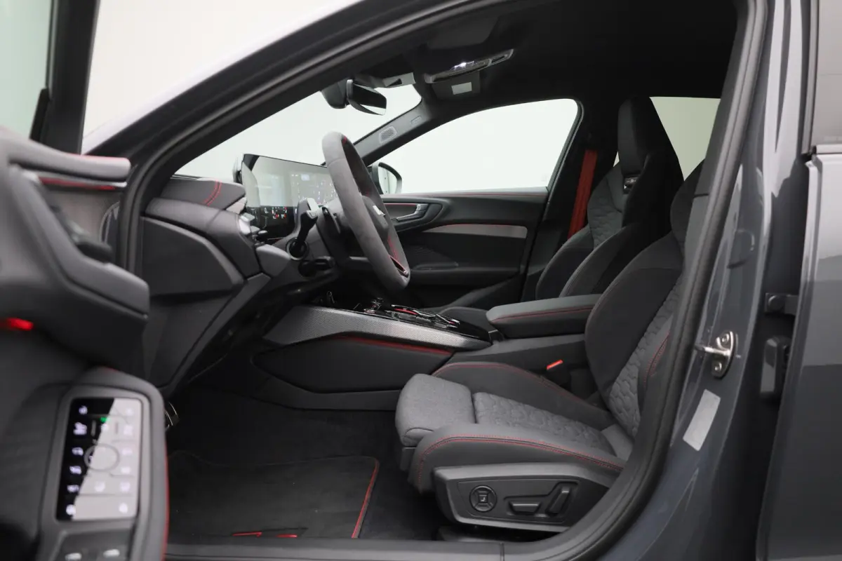 RS 5 Avant quattro 639 PK | RS-sportuitlaat | RS-sportstoelen | Alcantara RS-Stuur | 360 Camera | Bang & Olufsen | Stoelverwarming | MMI bijrijdersdisplay |